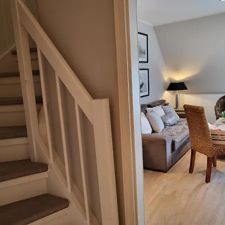 9 In Der Waldstrasse 23 *