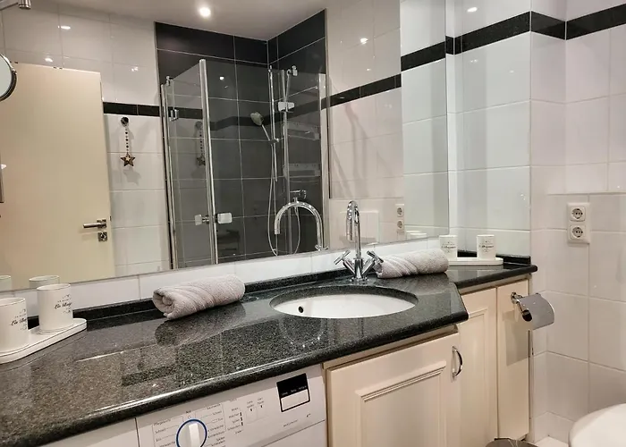 9 In Der Waldstrasse 23 *